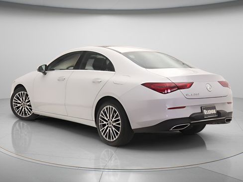 Used 2023 Mercedes-Benz CLA 250 image 2