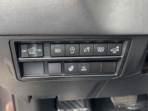 Used 2023 Toyota Tundra Platinum AWD/4WD image 26
