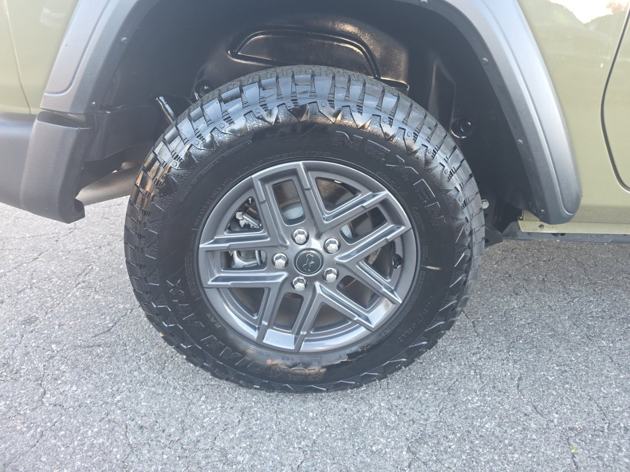 Used 2025 Jeep Wrangler Sport AWD/4WD image 12