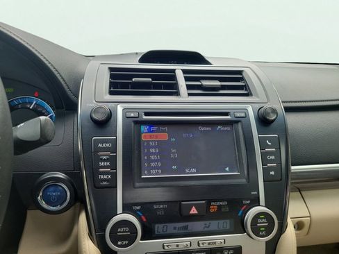 Used 2013 Toyota Camry XLE FWD image 32