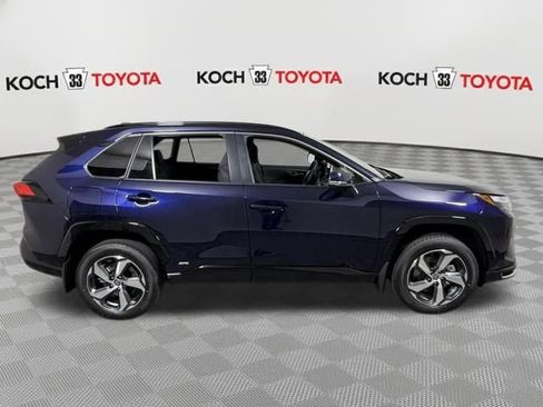 New 2025 Toyota RAV4 SE image 7