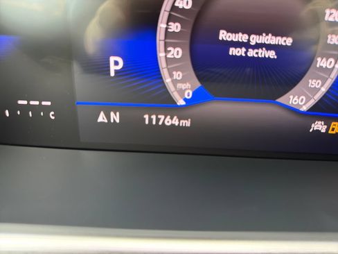 Used 2025 Volkswagen Taos SE AWD/4WD image 19