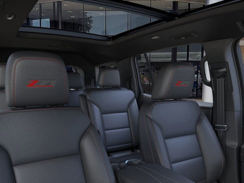 New 2026 Chevrolet Traverse Z71 image 24