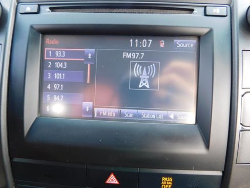 Used 2017 Toyota Camry SE image 11