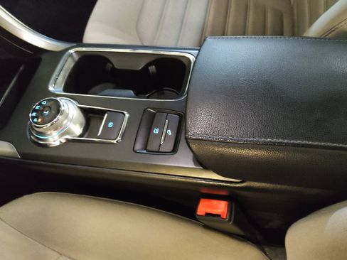 Used 2018 Ford Fusion S image 26