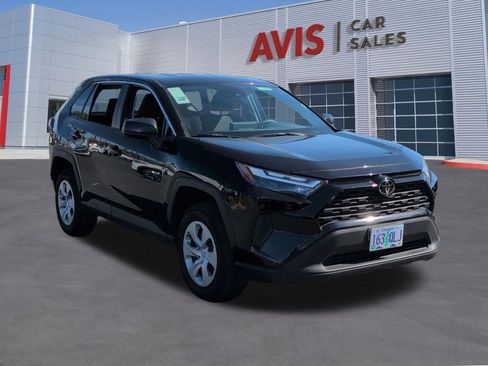 Used 2025 Toyota RAV4 LE image 3