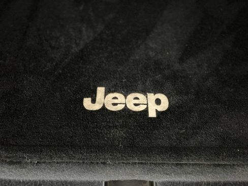 Used 2013 Jeep Wrangler Unlimited Sahara w/ Max Tow Pkg AWD/4WD image 87