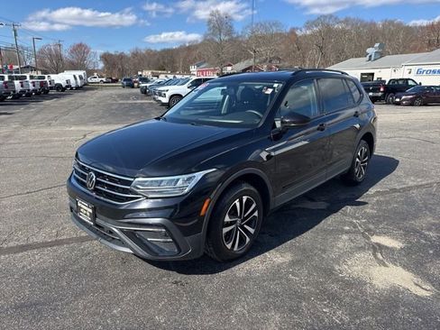 Used 2022 Volkswagen Tiguan S image 4