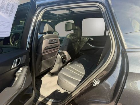 Used 2019 BMW X5 xDrive40i w/ M Sport Package AWD/4WD image 29