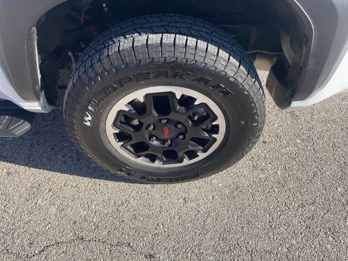 Used 2025 Toyota 4Runner TRD Off-Road image 30