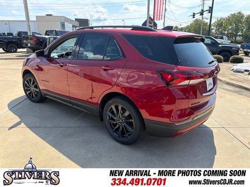 Used 2023 Chevrolet Equinox RS w/ LPO, Floor Liner Package FWD image 8