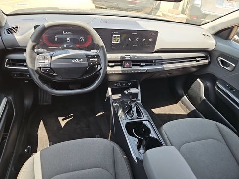 Used 2025 Kia K4 FWD image 26