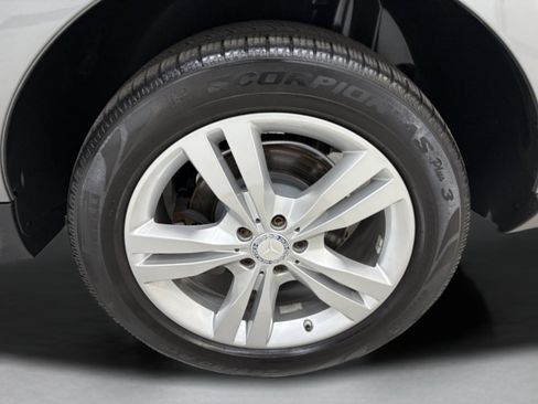 Used 2014 Mercedes-Benz ML 350 BlueTEC 4MATIC w/ Premium 1 Package image 7