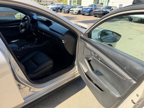 Used 2023 MAZDA MAZDA3 s FWD image 17