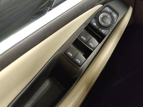 Used 2020 Buick Enclave Premium w/ Trailering Package, 5000 lbs. AWD/4WD image 27