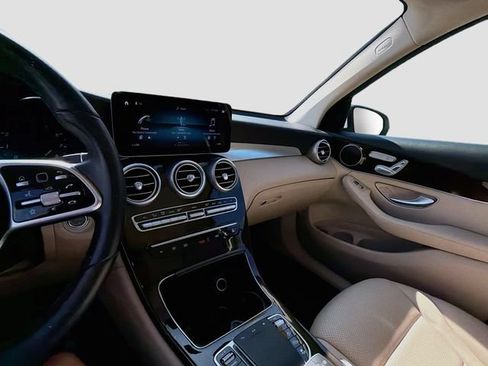 Used 2021 Mercedes-Benz GLC 300 image 27
