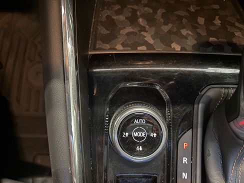 Used 2024 GMC Canyon AT4 w/ Technology Package image 27