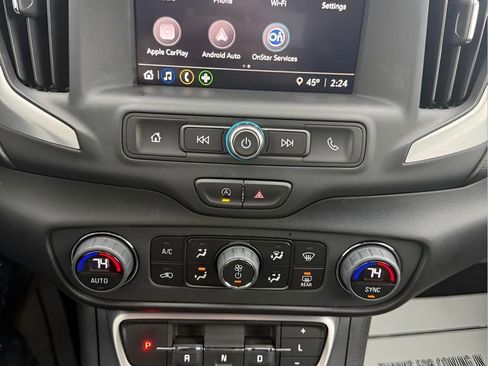 Used 2023 GMC Terrain SLE w/ Driver Convenience Package image 28