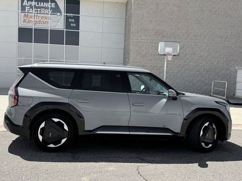 Used 2024 Kia EV9 Land AWD/4WD image 5
