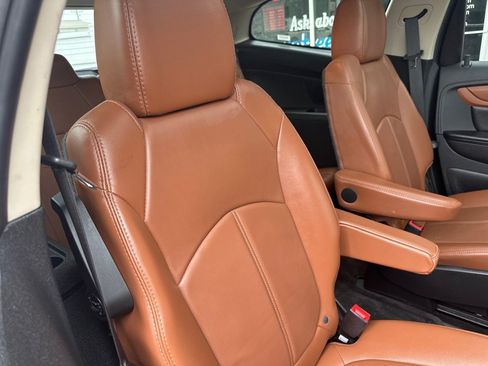 Used 2017 Chevrolet Traverse LT AWD/4WD image 17