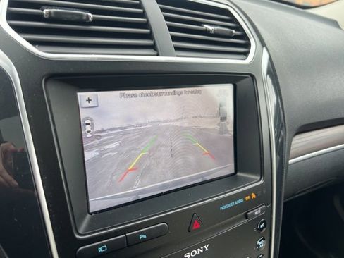 Certified 2019 Ford Explorer Limited w/ Limited Luxury Package image 13