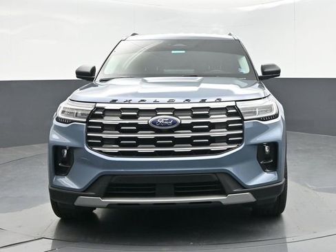 Certified 2025 Ford Explorer Active w/ Active Comfort Package RWD image 3