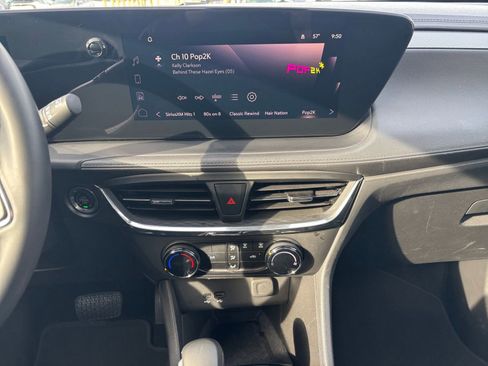 Used 2025 Buick Encore GX Preferred image 18