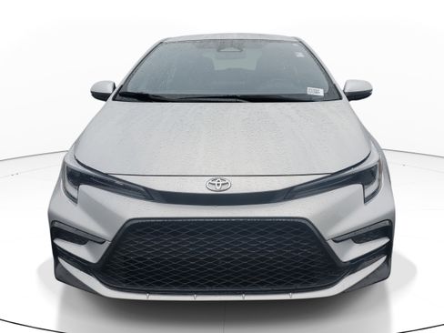 Used 2025 Toyota Corolla SE image 2
