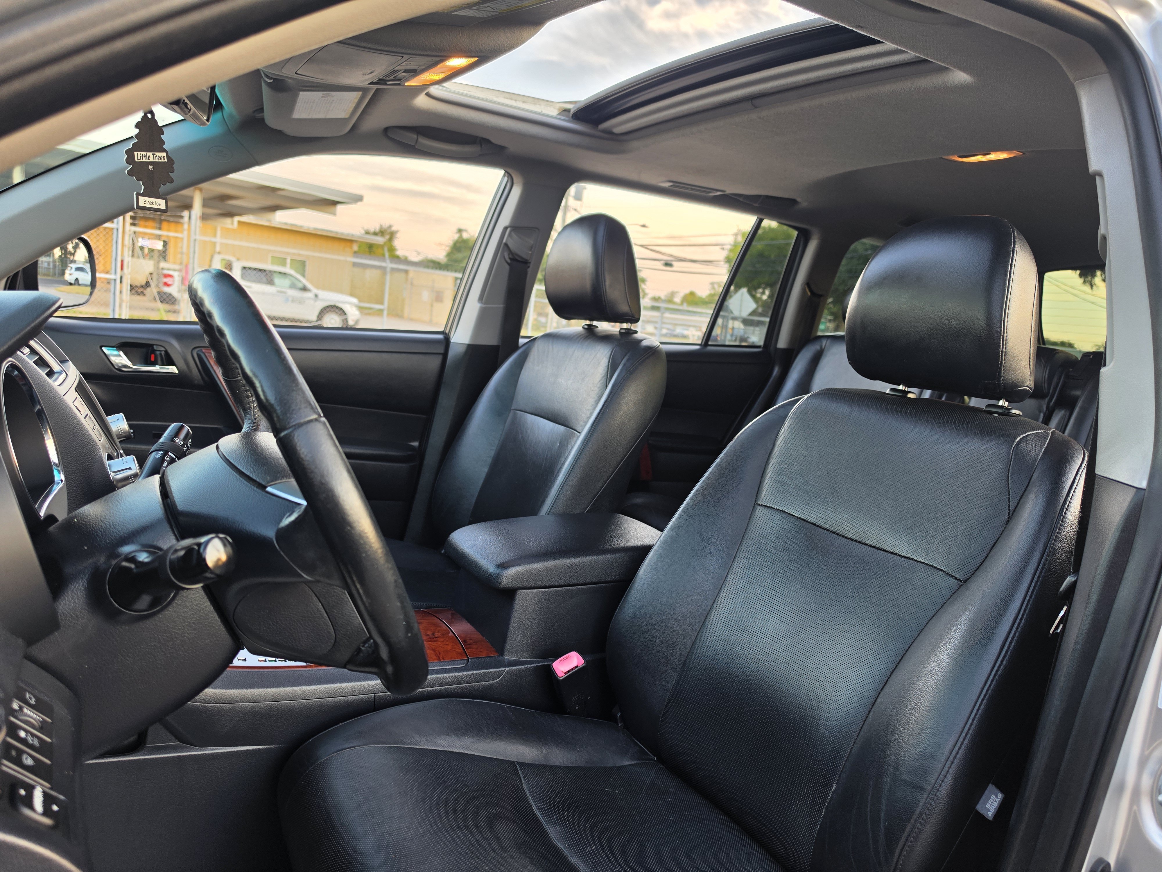 Used 2012 Toyota Highlander Limited AWD/4WD image 33