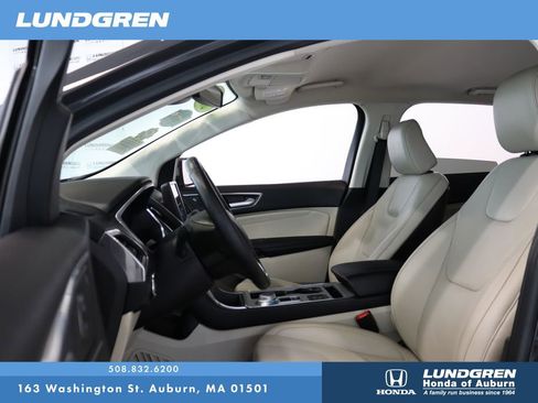 Used 2021 Ford Edge Titanium image 11