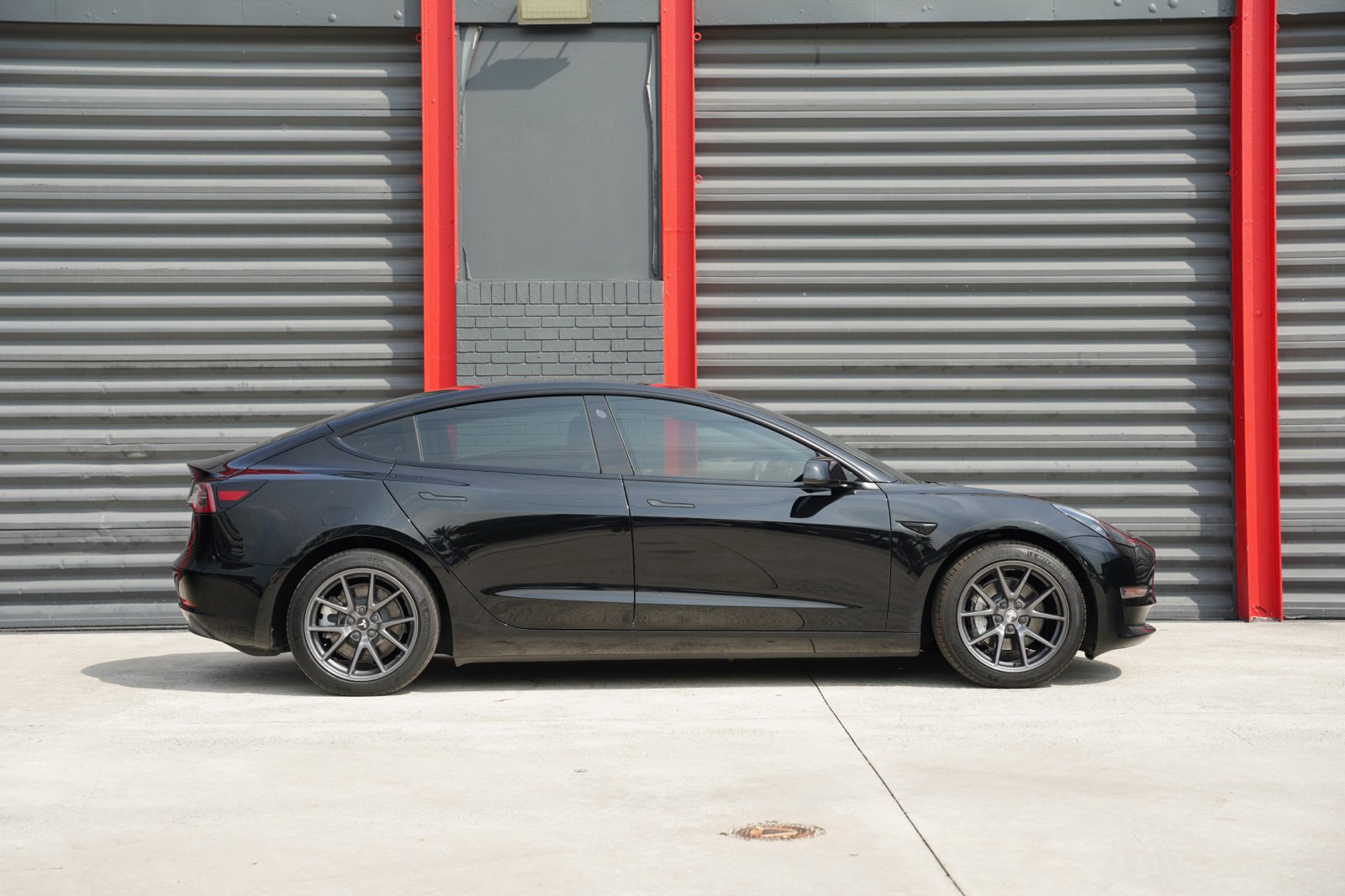 Used 2021 Tesla Model 3 Standard Range Plus RWD image 4