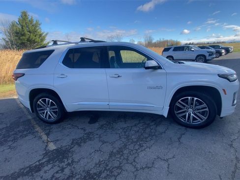 Certified 2022 Chevrolet Traverse High Country w/ LPO, Floor Liner Package image 9