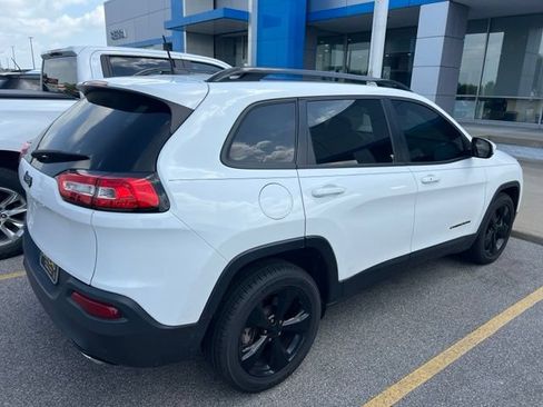 Used 2016 Jeep Cherokee High Altitude w/ Luxury Group FWD image 6