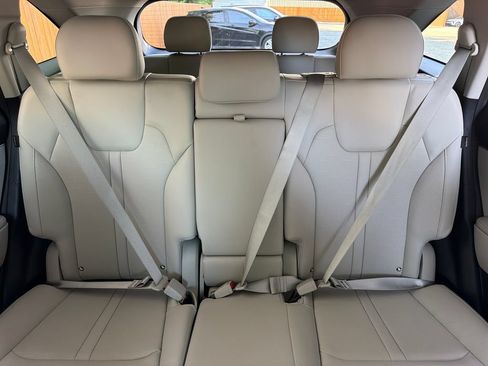 Used 2025 Kia Sorento S FWD image 29