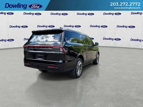 Used 2025 Lincoln Navigator L Reserve AWD/4WD image 8
