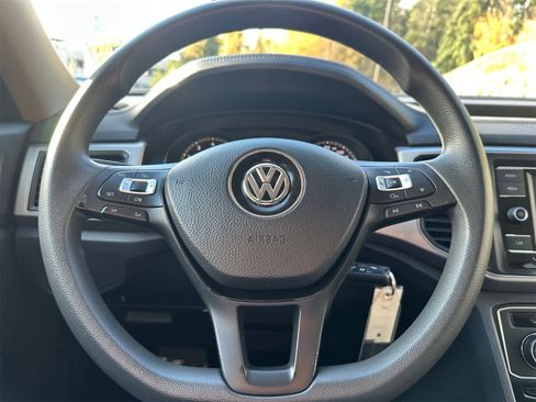 Used 2018 Volkswagen Atlas S image 16