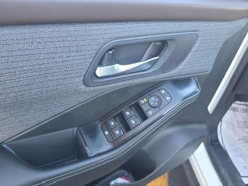 Certified 2023 Nissan Rogue SV image 15