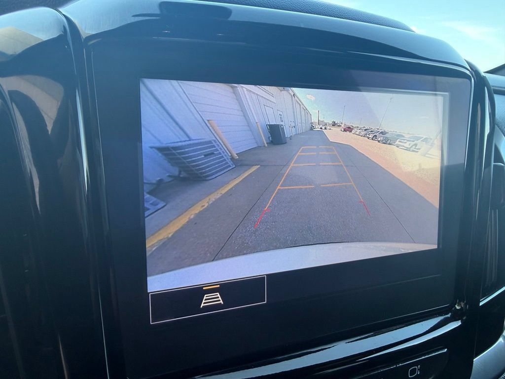 Used 2023 Chevrolet Traverse LT FWD image 19