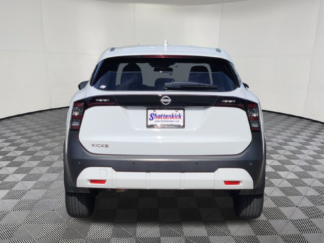 Used 2025 Nissan Kicks SV FWD image 7