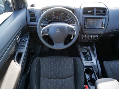 Used 2025 Mitsubishi Outlander Sport ES image 11