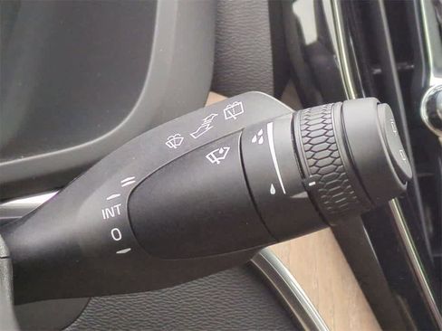 New 2026 Volvo XC60 B5 Plus w/ Protection Package Premier image 26