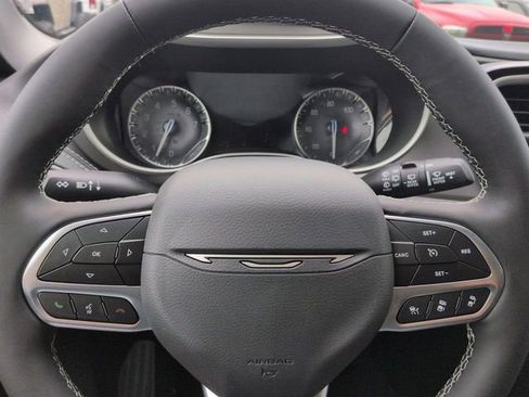 New 2027 Chrysler Pacifica Select FWD image 26