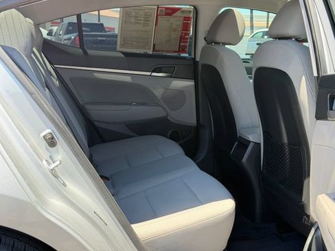 Used 2018 Hyundai Elantra Value Edition FWD image 19