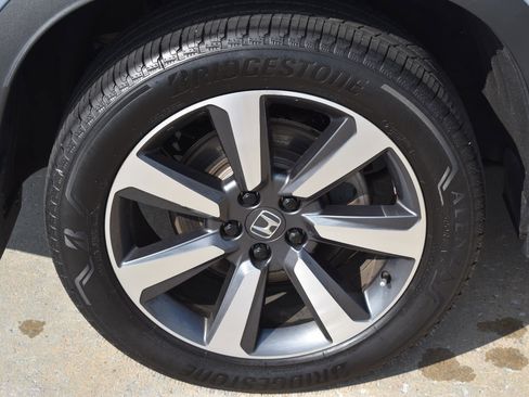 Used 2023 Honda Pilot Elite image 12