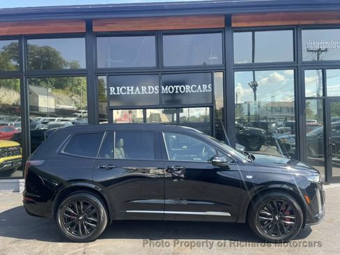 Used 2023 Cadillac XT6 Sport AWD/4WD image 1