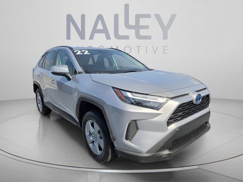 Used 2022 Toyota RAV4 XLE w/ Convenience Package AWD/4WD image 7