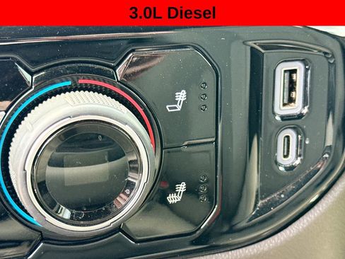 Used 2024 Chevrolet Silverado 1500 LT AWD/4WD image 20