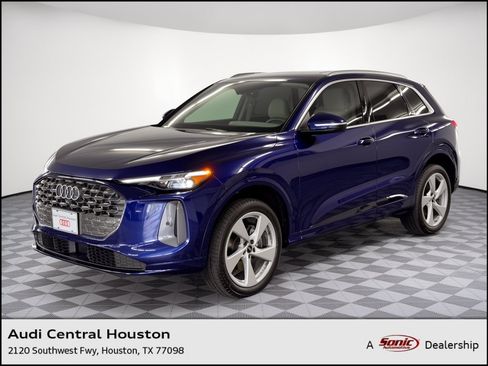 Certified 2025 Audi Q5 Premium w/ Premium Plus AWD/4WD image 1
