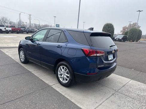 Used 2022 Chevrolet Equinox LS w/ LS Convenience Package AWD/4WD image 7