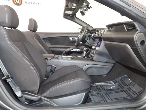 Used 2020 Ford Mustang Convertible RWD image 10